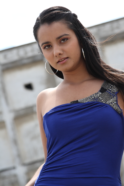 Female model photo shoot of Amandeep