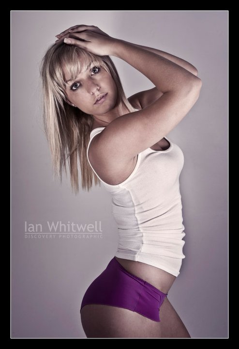 Female model photo shoot of Jess Lockhart