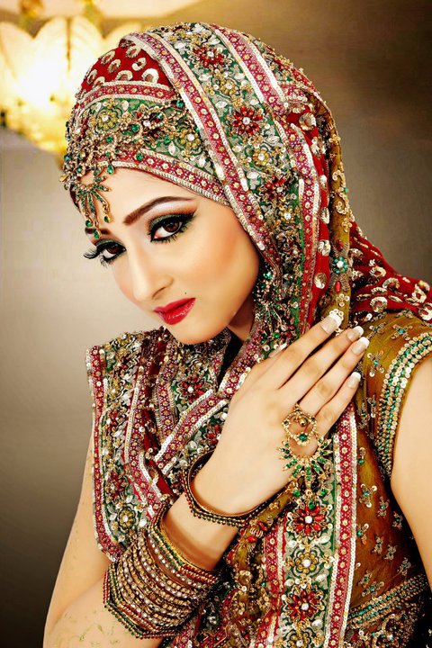 Female model photo shoot of Nuhaa Mohamed
