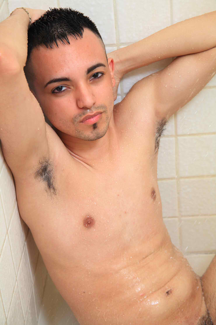Male model photo shoot of Nathan Romero