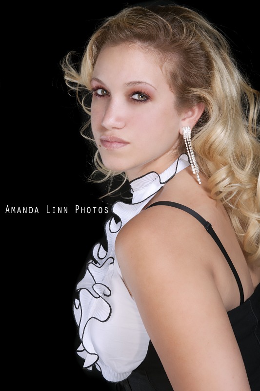 Female model photo shoot of marileydis
