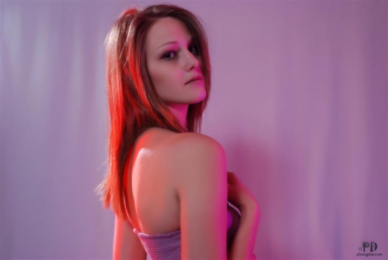 Female model photo shoot of Poison Ivey by Photogdan