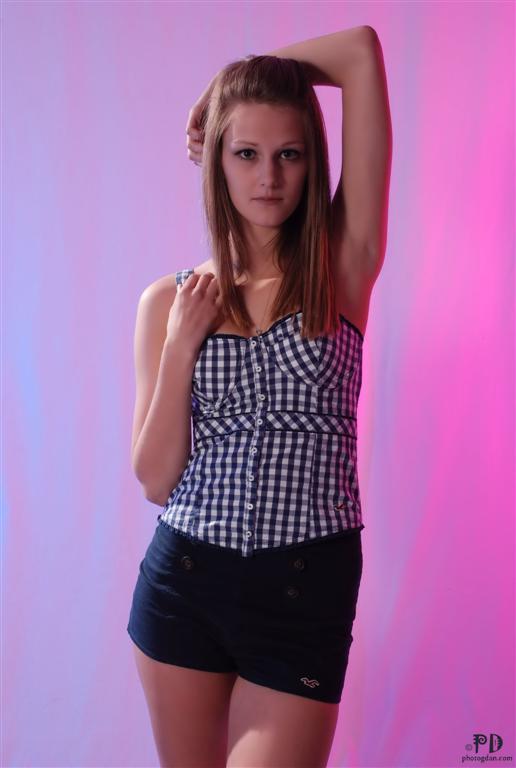 Female model photo shoot of Poison Ivey by Photogdan