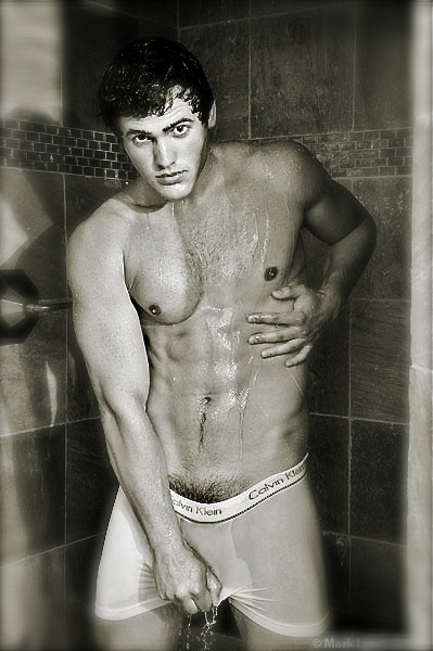 Male model photo shoot of Zachary Ares