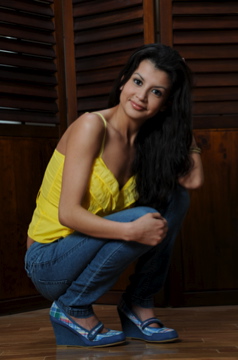 Female model photo shoot of Carol Chavez