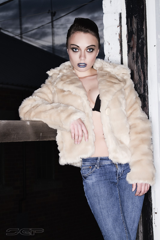 Female model photo shoot of roksan izabell baumgart in @World Famous Banana Studio