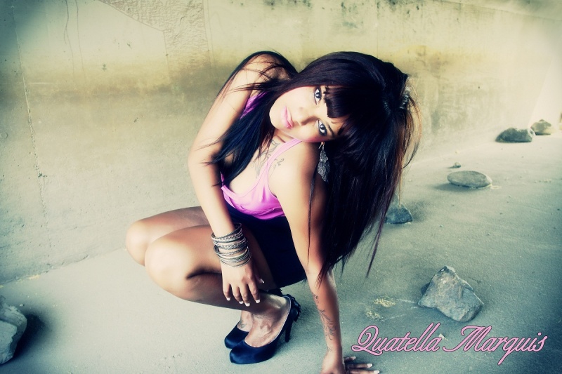 Female model photo shoot of Quatella Marquis 
