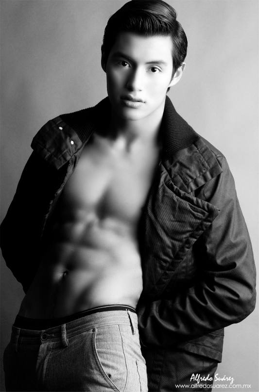 Male model photo shoot of Alvaro Galo
