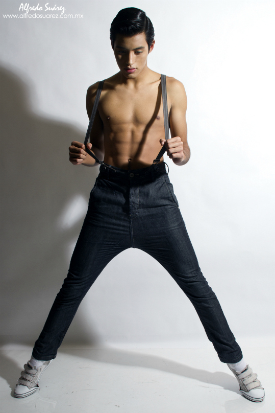 Male model photo shoot of Alvaro Galo