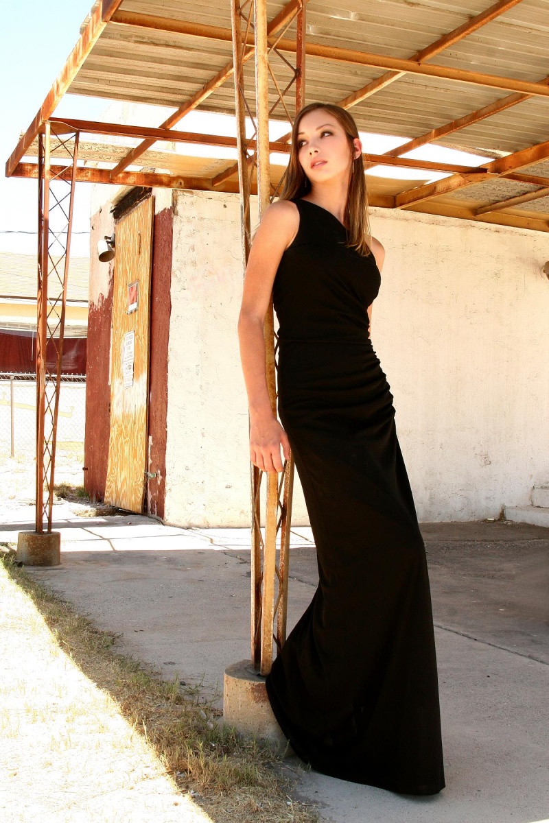 Female model photo shoot of Caresa Lamers