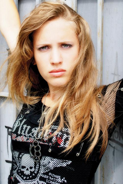 Female model photo shoot of Beata Poli