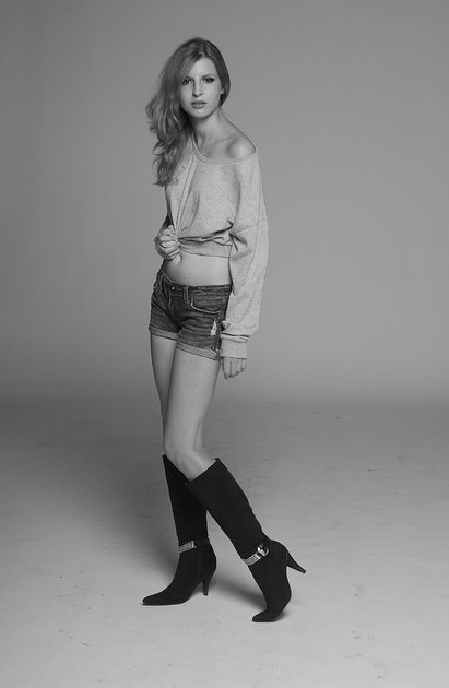 Female model photo shoot of Dasha Commercial