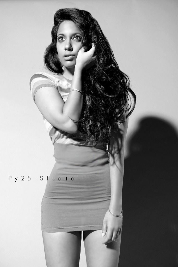 Female model photo shoot of Divya