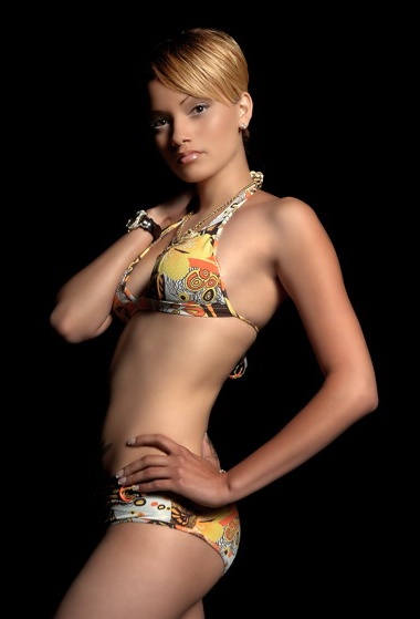 Female model photo shoot of Artina Nashelle 