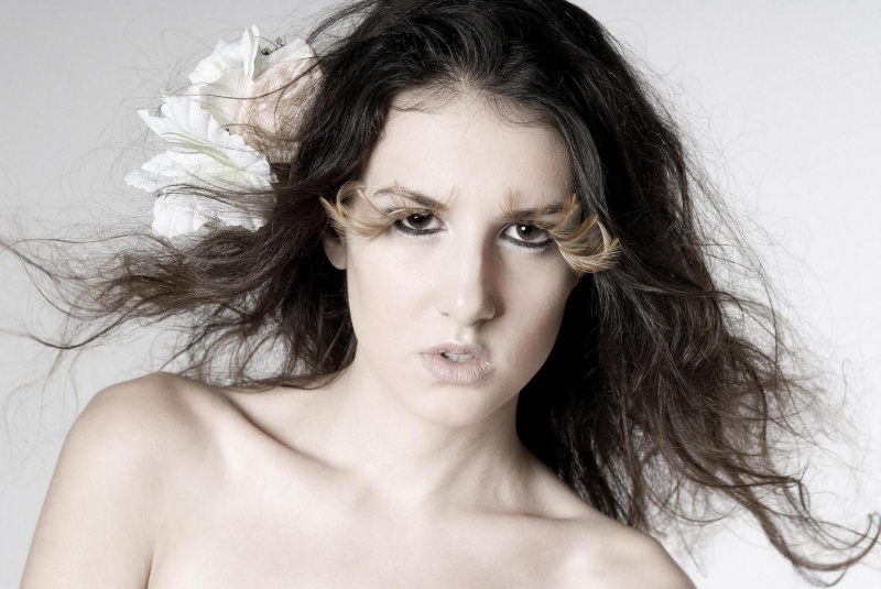 Female model photo shoot of Natalie Reddie