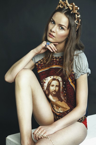 Female model photo shoot of Sarah England MUA