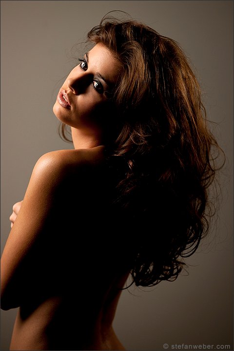 Female model photo shoot of Lisa Vermeulen MUA