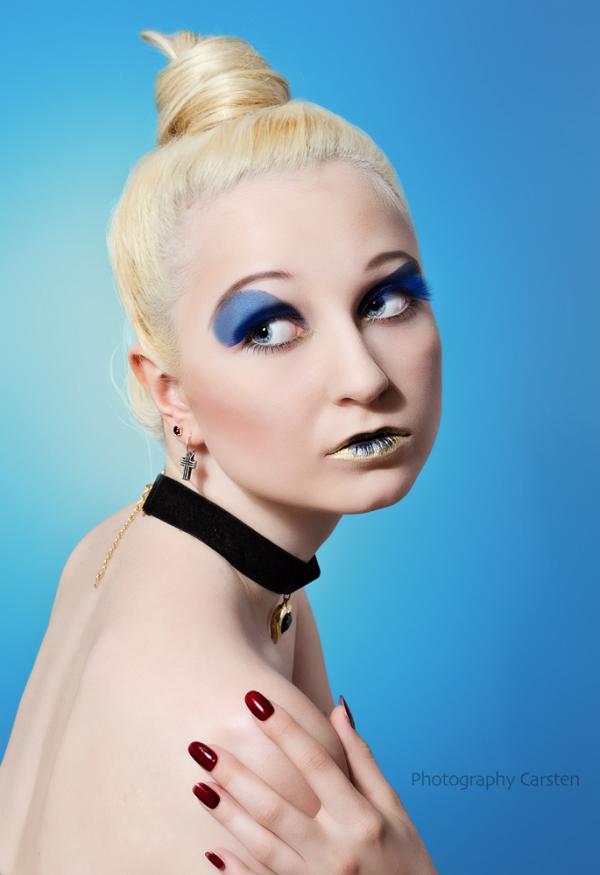 Female model photo shoot of Miss Poldi Poison