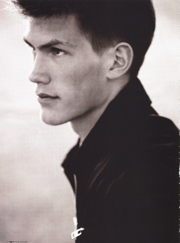 Male model photo shoot of Aleks Tangen