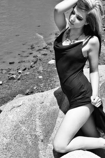 Female model photo shoot of Chevelle Green