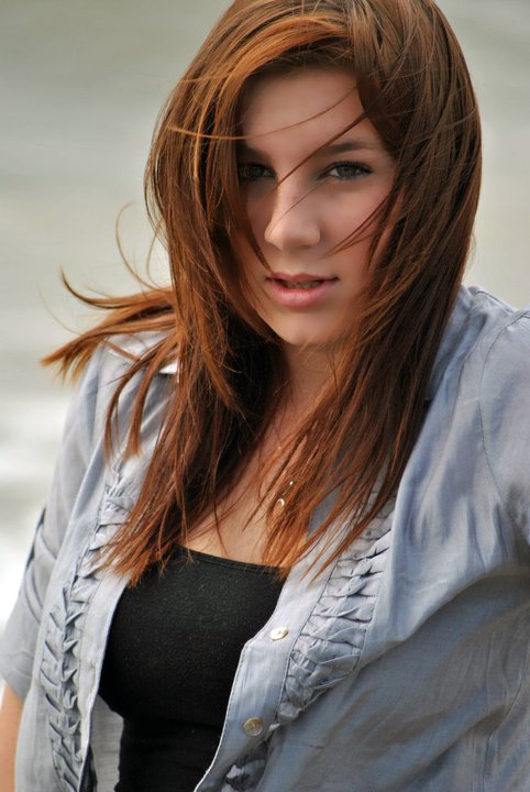 Female model photo shoot of Lisa Renee Thorn in Maloolaba