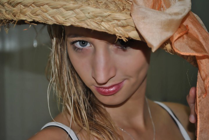 Female model photo shoot of Lisa Renee Thorn in Brisbane.