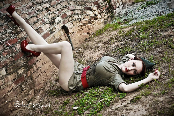 Female model photo shoot of Britt Reardon