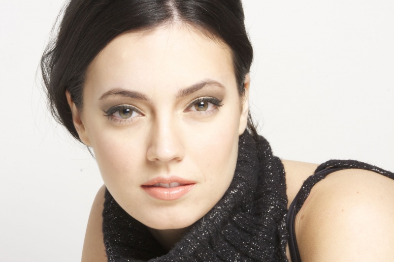 Female model photo shoot of Gioia Makeup