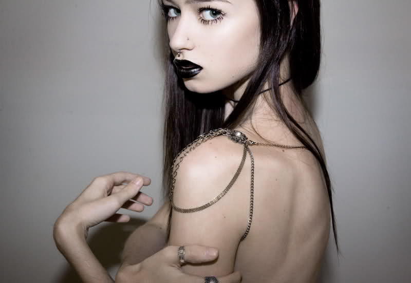 Female model photo shoot of Ariel Webley MUA