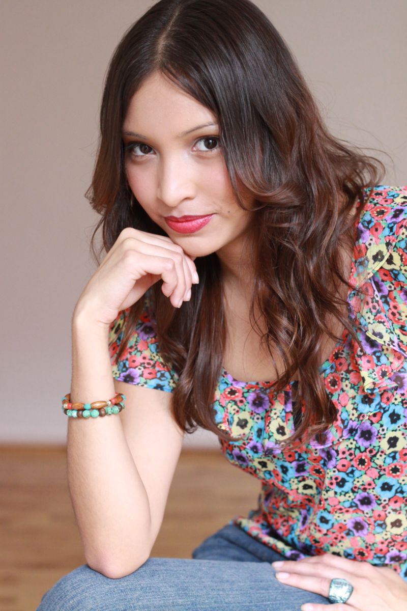 Female model photo shoot of Yanira Bustillo
