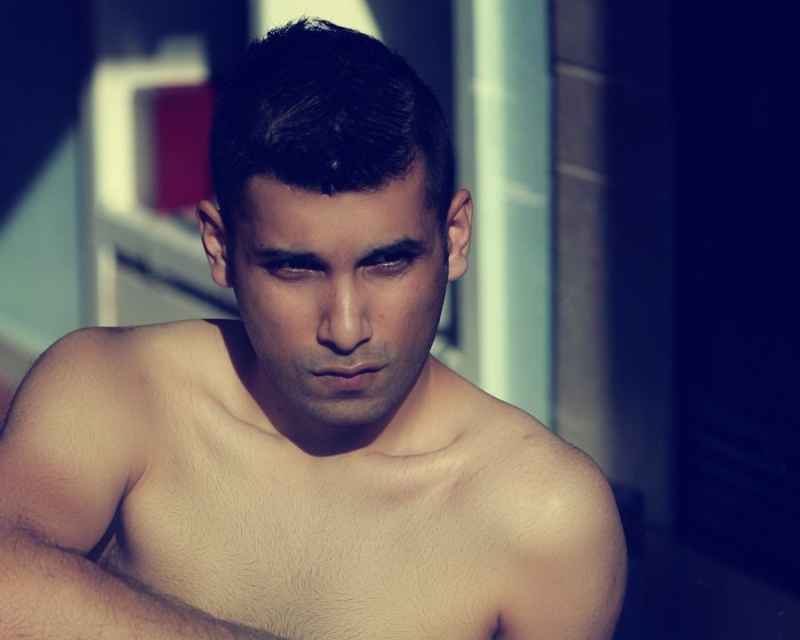 Male model photo shoot of Riscardos Photography