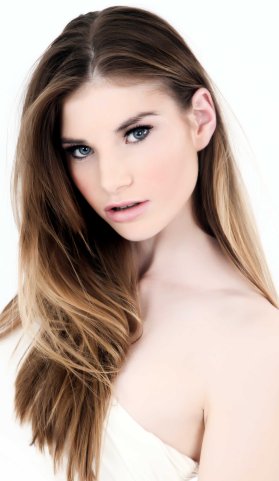 Female model photo shoot of Sarah  Mann