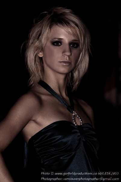 Female model photo shoot of Karolina Sabat
