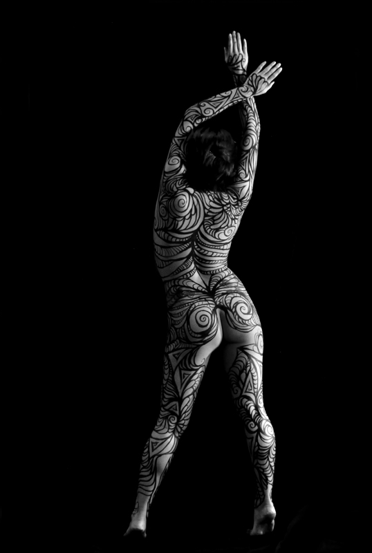 Female model photo shoot of Chelsea Rose Body Art in www.chelsearosearts.com