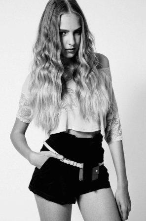 Female model photo shoot of Jessica vd Zanden
