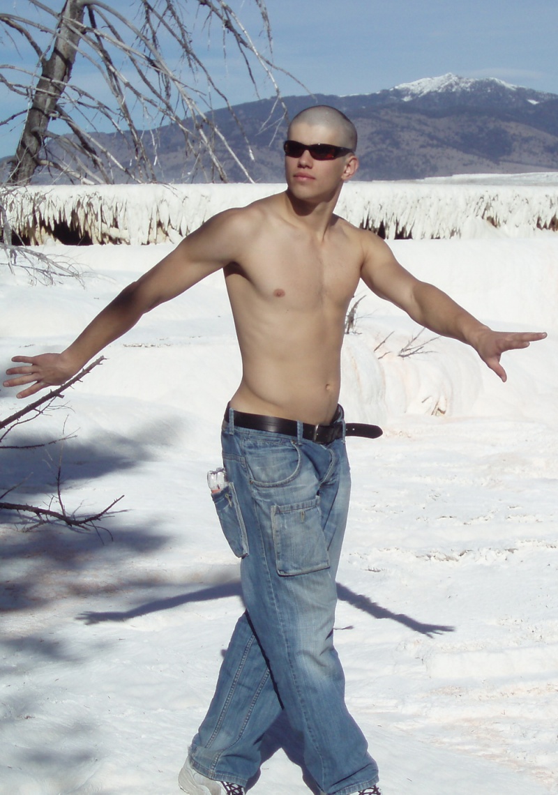 Male model photo shoot of Pasha Voichuk