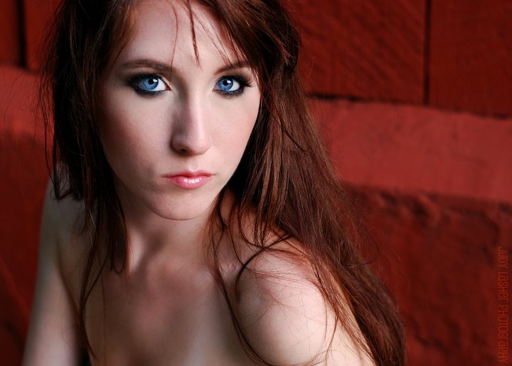 Female model photo shoot of Lauren E Cook