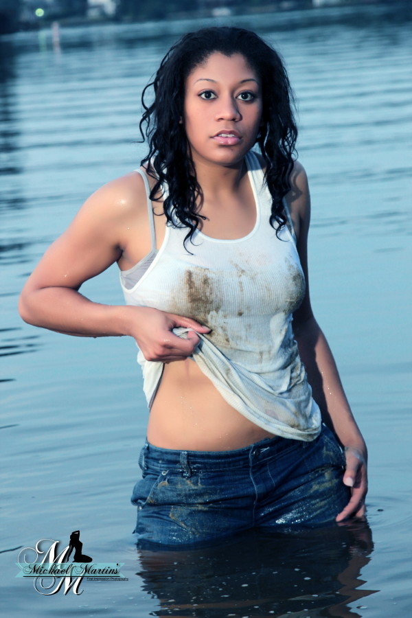 Female model photo shoot of TaShera Lewis