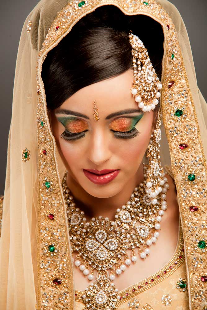 Female model photo shoot of Mani Kaur