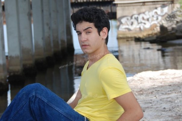Male model photo shoot of Yavet