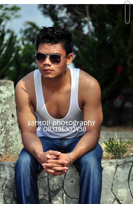 Male model photo shoot of Manroe Gerry