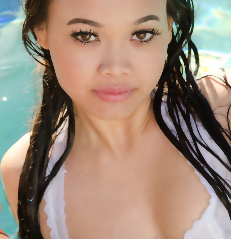 Female model photo shoot of Teena Nguyen