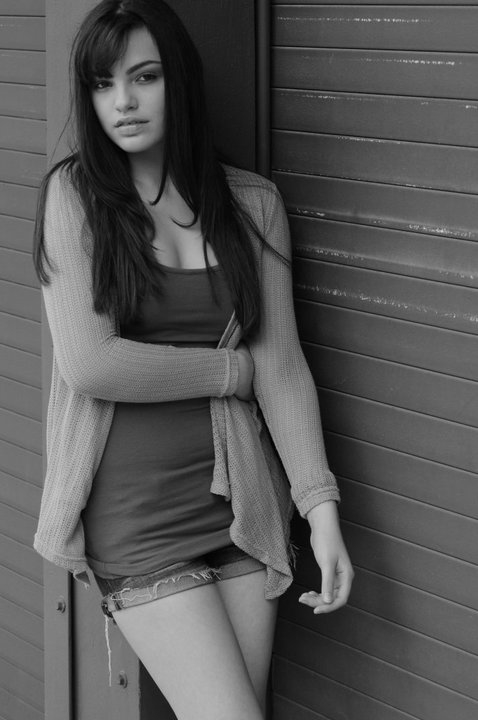 Female model photo shoot of Eliana Bellamy 