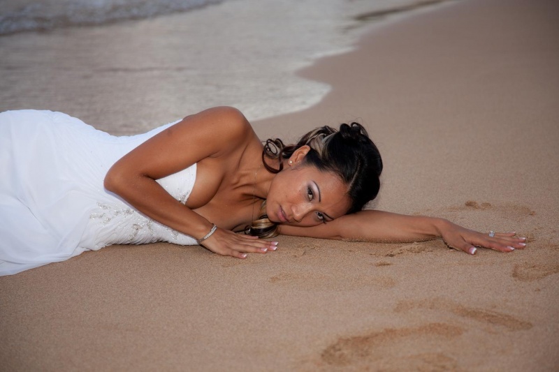 Female model photo shoot of shawny ellsworth in Hawaii