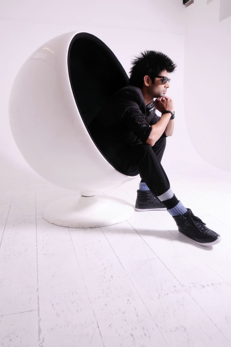 Male model photo shoot of Irfan Fafoo