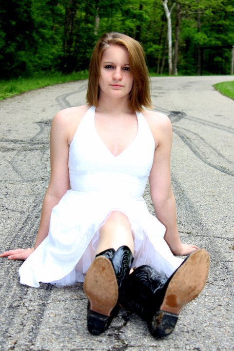 Female model photo shoot of Kimberly Riggle
