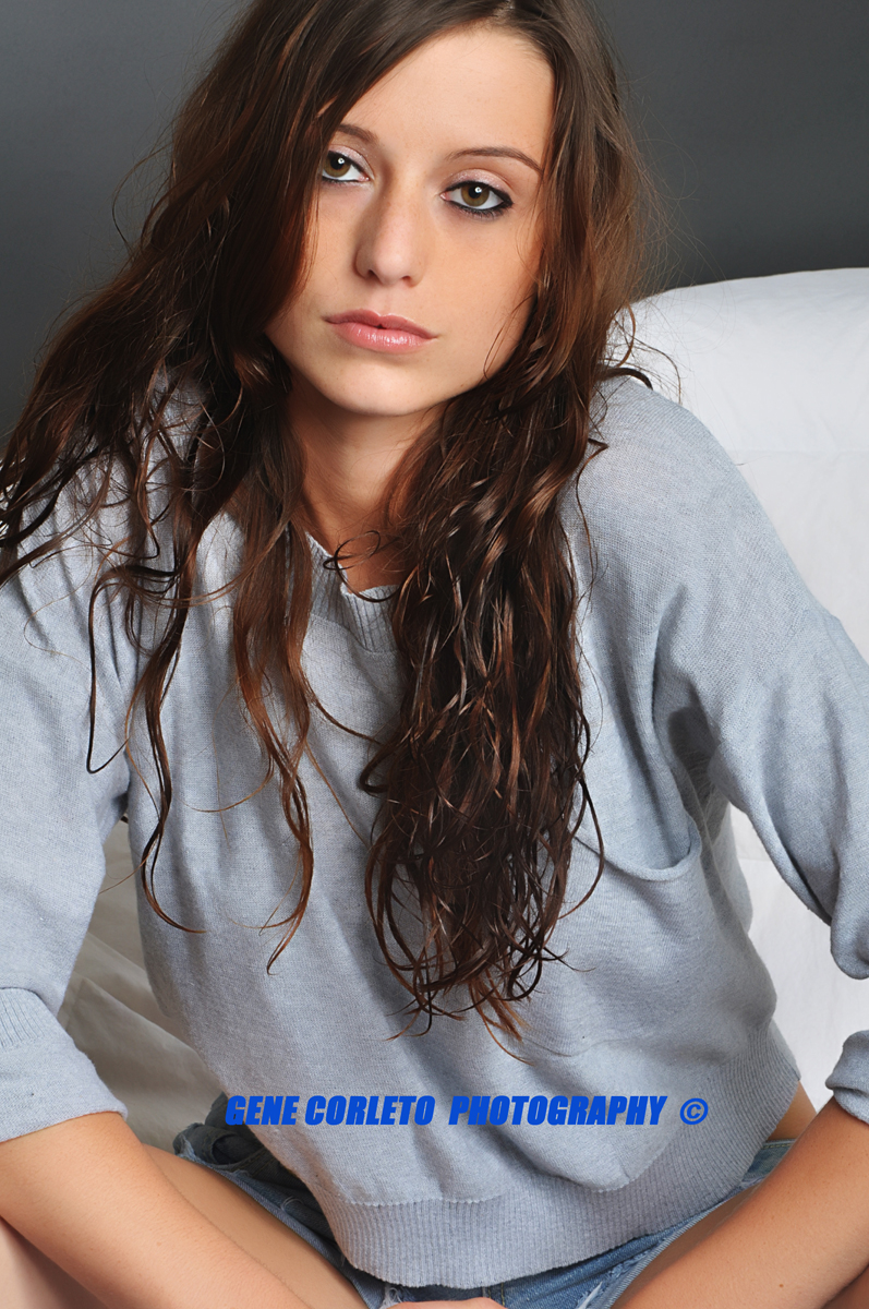 Female model photo shoot of nicole reggana