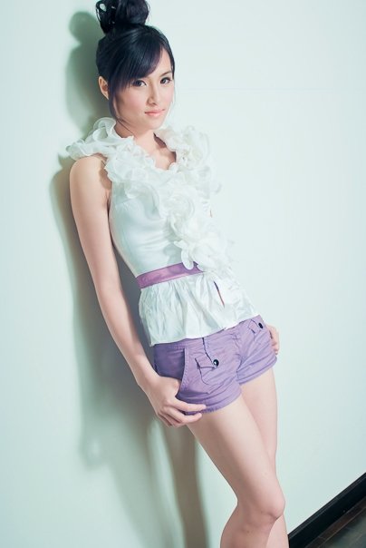 Female model photo shoot of Melissa Leung