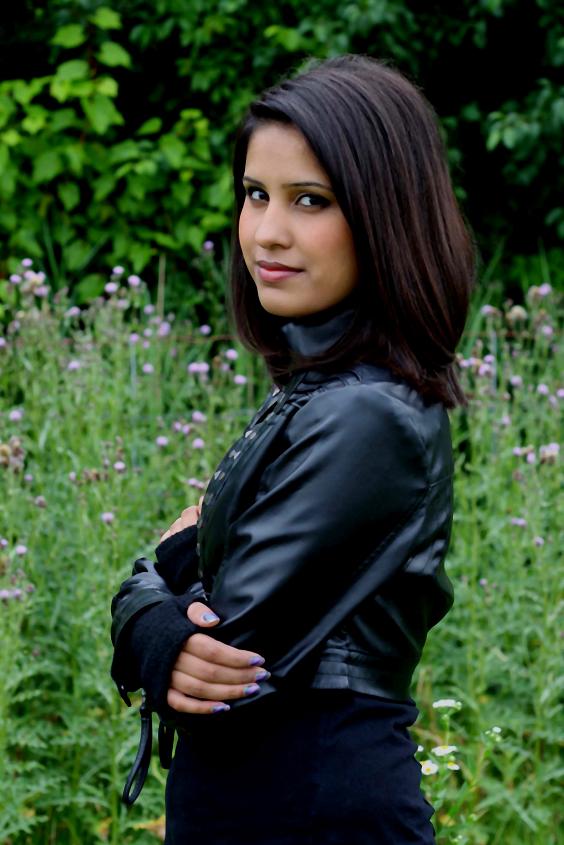 Female model photo shoot of Raman K
