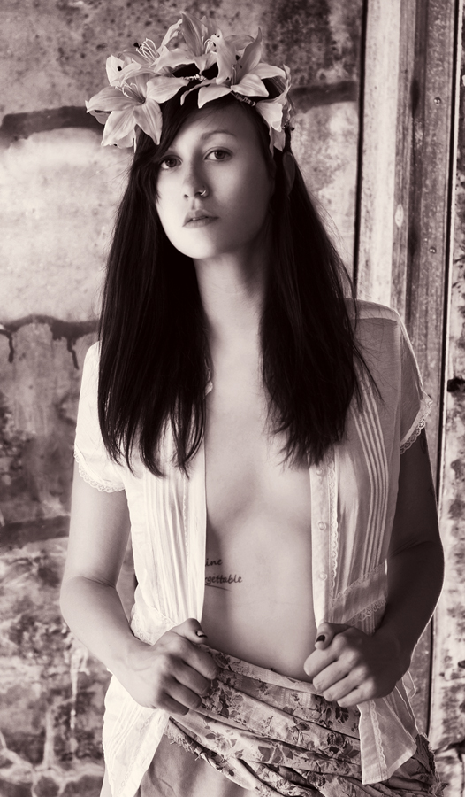 Female model photo shoot of Alexandra Berry